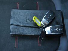 Mercedes-Benz GLB 200d 4MATIC TAŽNÉ PANORAMA ČR - 38